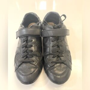 Louis Vuitton Globe Trotter Embossed Leather Sneakers Black